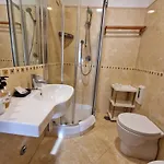 Papavistarelais Couette-café 4*